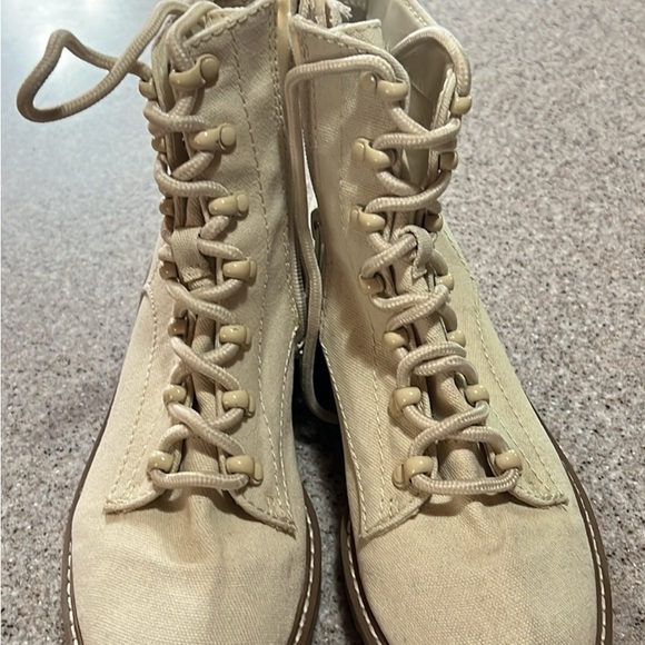Cream canvas target boot size 8 - Picture 3 of 5